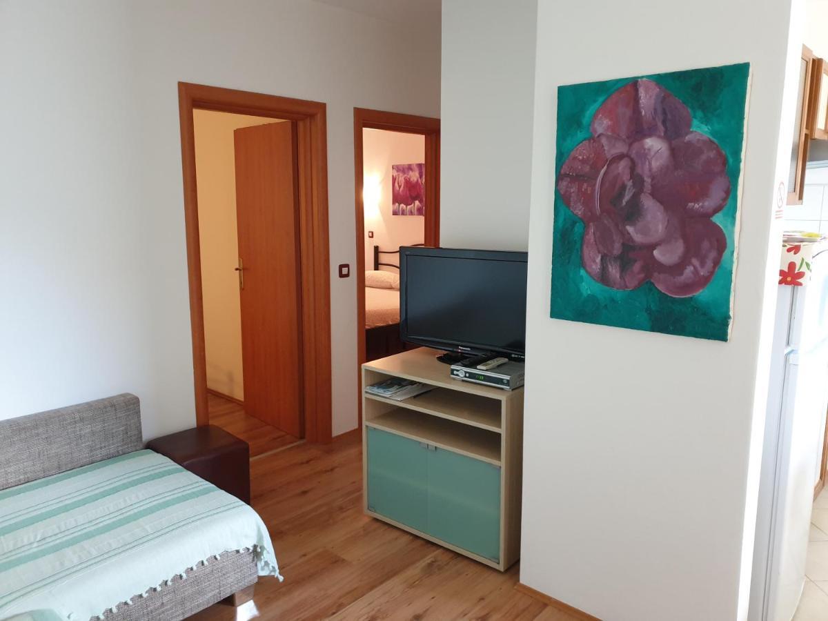 Apartments Adri, Parking In The Yard Rovinj Luaran gambar